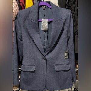 Brand new blazer from Express. Size XS. Never used.